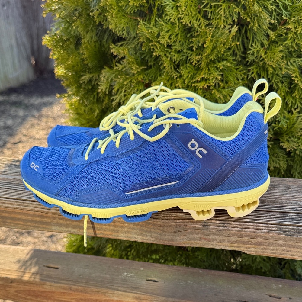 On Cloud Running Blue & Neon Yellow Cloudventure Trail Sneakers size 8.5 - Picture 2 of 6